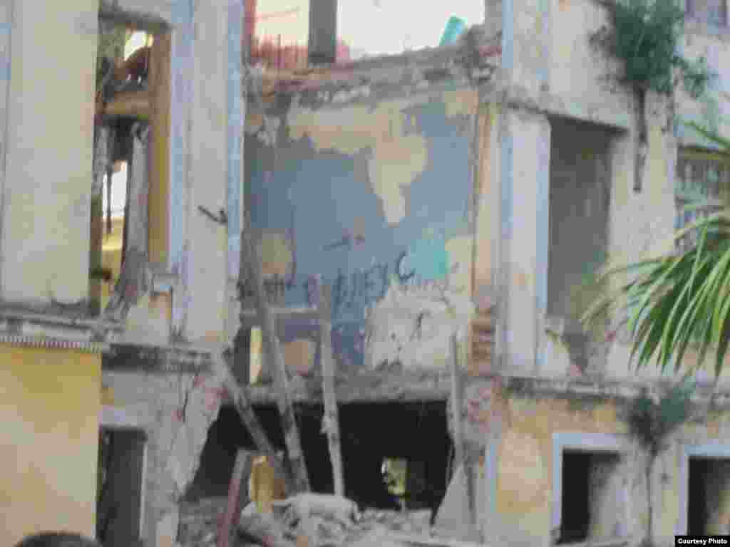 Derrumbe de edificio multifamiliar situado en la Calle Carmen entre Cortina y Figueroa del Reparto La Víbora